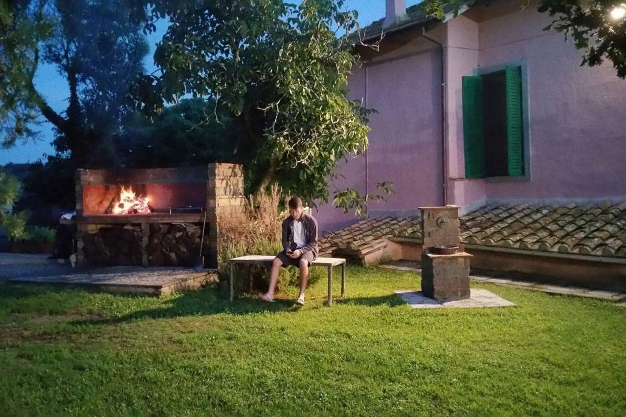 Piccolo Casale A "Le Moline" In Una Vera Fattoria فيترالّا المظهر الخارجي الصورة