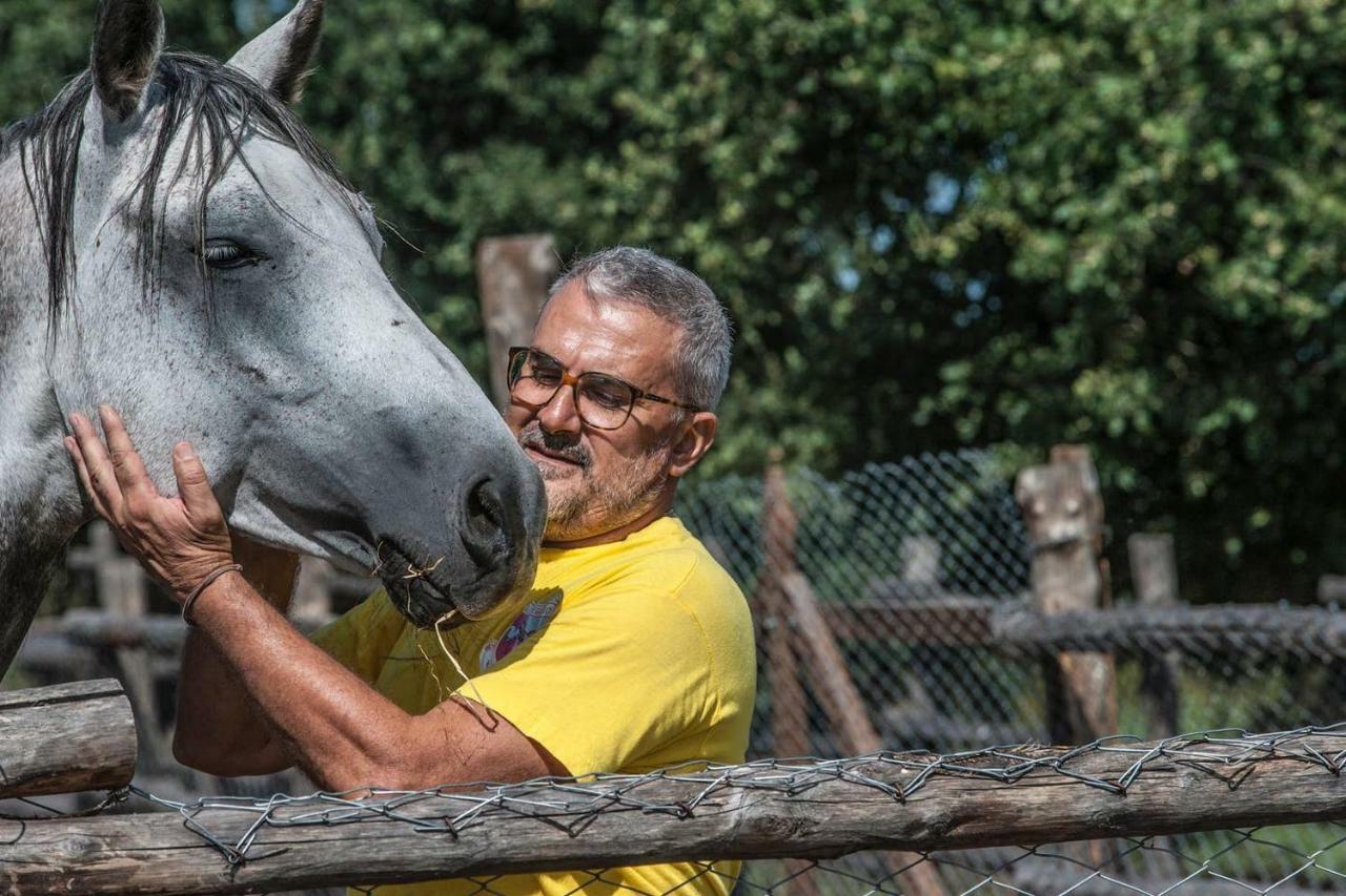 Piccolo Casale A "Le Moline" In Una Vera Fattoria فيترالّا المظهر الخارجي الصورة